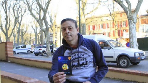 Un carton bleu pour la douche